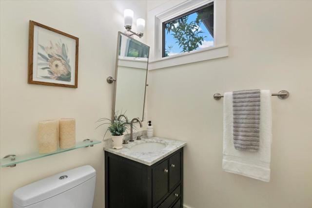 900 Roble Avenue, Menlo Park CA: https://media.crmls.org/mediaz/e69e9494-4fd7-4bf4-aa35-eb5f5ebf5e67.jpg