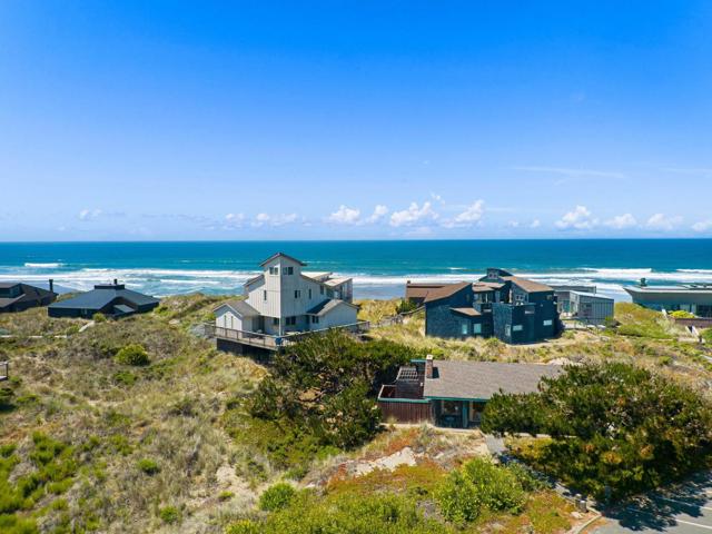 66 Avocet Circle, Watsonville CA: https://media.crmls.org/mediaz/e69eff81-f012-48aa-868d-26126374dda7.jpg