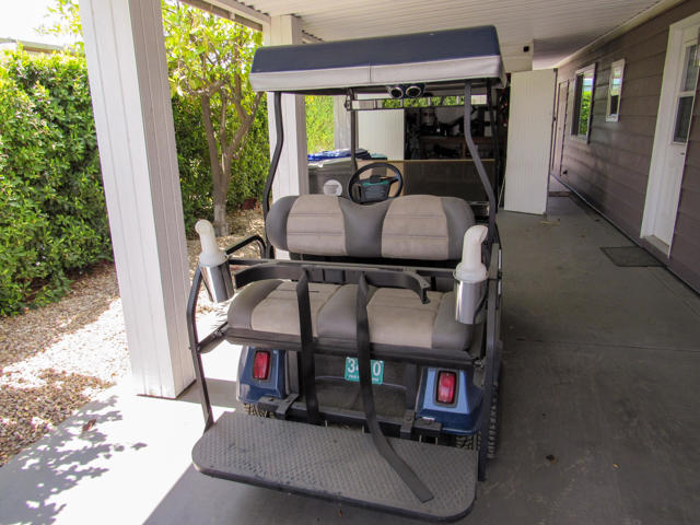 73411 Brown Rabbit Drive, Palm Desert CA: https://media.crmls.org/mediaz/e69f2e85-261e-4404-b22a-25c1ce871662.jpg