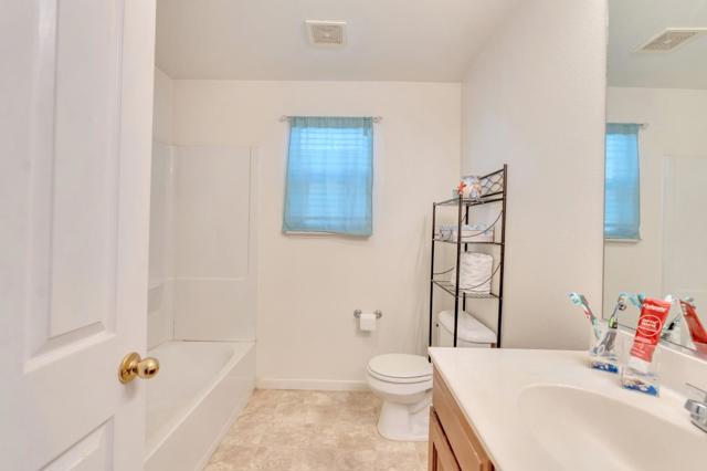 2385 N Mountainside Drive, Los Banos CA: https://media.crmls.org/mediaz/e69fd31b-6d70-46ee-9f3a-7184c5b723b0.jpg
