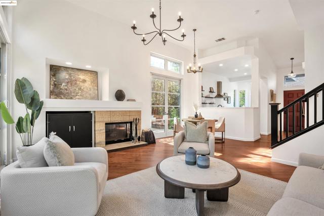 16 Bay Harbor Ct, Richmond CA: https://media.crmls.org/mediaz/e69fe6ca-aa80-4ca2-939e-522db52e602b.jpg