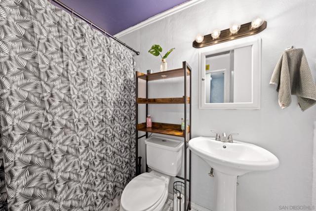 1562 Arequipa Street, San Diego CA: https://media.crmls.org/mediaz/e6a00aad-8637-44ce-84dc-89b895d6e09d.jpg