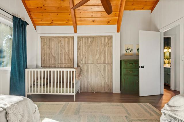 720 Buckingham Sq, Lake Arrowhead CA: https://media.crmls.org/mediaz/e6a0182a-73dd-4288-a562-e0329db4b490.jpg