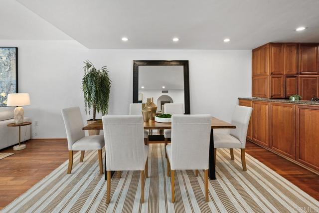 2500 Torrey Pines Rd, La Jolla CA: https://media.crmls.org/mediaz/e6a09c66-578f-44d5-bb7a-b128d6bcc89d.jpg