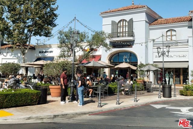 4080 Glencoe Avenue, Marina del Rey CA: https://media.crmls.org/mediaz/e6a0a413-d4d3-4263-9fd3-21bd4eba1261.jpg