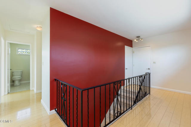 Detail Gallery Image 26 of 40 For 1932 Hilldale Dr, La Canada Flintridge,  CA 91011 - 4 Beds | 2/1 Baths