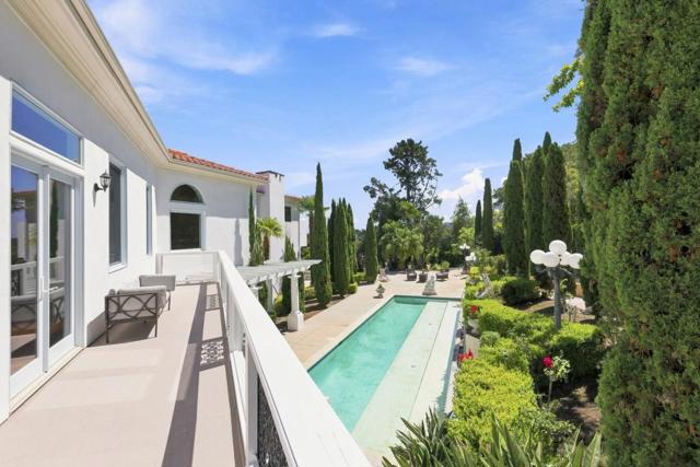 150 New Place Road, Hillsborough CA: https://media.crmls.org/mediaz/e6a0e11e-fc21-4d10-8167-fd8bb83ec95c.jpg