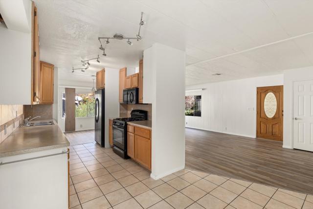 Detail Gallery Image 8 of 38 For 718 Sycamore Ave #193,  Vista,  CA 92083 - 2 Beds | 2 Baths