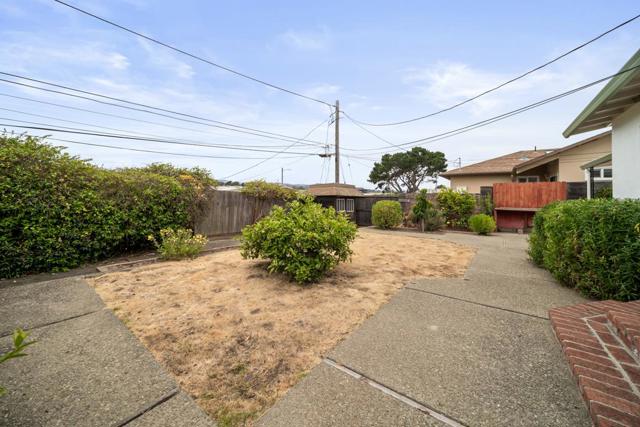 1293 Baywood Avenue, South San Francisco CA: https://media.crmls.org/mediaz/e6a23092-5448-4cfc-bf98-9543c8346d38.jpg
