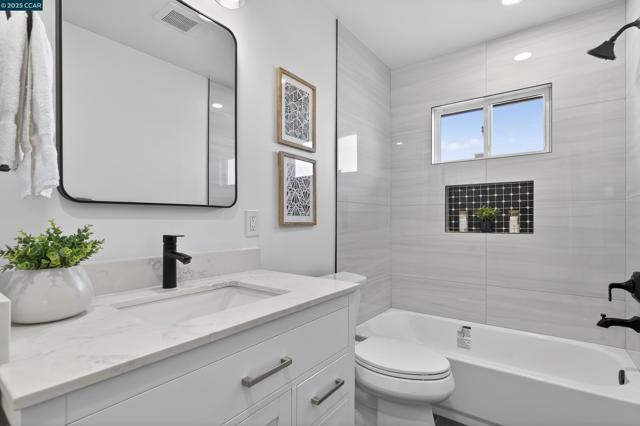 1264 Belfair Dr, Pinole CA: https://media.crmls.org/mediaz/e6a26545-6880-4f1b-8f8b-5a661f059e17.jpg