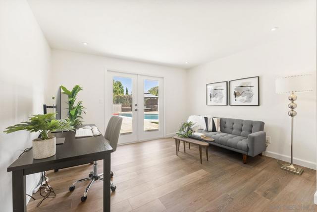 4527 Chinook Court, San Diego CA: https://media.crmls.org/mediaz/e6a3748f-b4c3-4bdc-b104-ccb8f6b3bc90.jpg