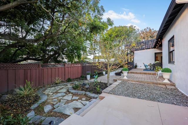 500 La Casa Avenue, San Mateo CA: https://media.crmls.org/mediaz/e6a39942-3419-4abe-94e2-0960882a2d12.jpg