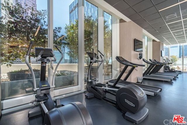 889 Francisco Street, Los Angeles CA: https://media.crmls.org/mediaz/e6a48a14-ec8e-4875-9d4c-54279d7202a7.jpg