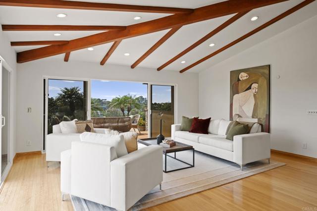 Detail Gallery Image 10 of 75 For 6301 Castejon Dr, La Jolla,  CA 92037 - 4 Beds | 3 Baths