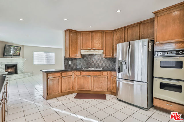 768 Aileen Street, Camarillo CA: https://media.crmls.org/mediaz/e6a59bb4-d590-4dc4-a849-8144bfe8b98b.jpg