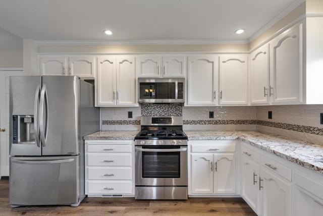 745 Ambrose Drive, Salinas CA: https://media.crmls.org/mediaz/e6a6af5f-4282-452b-a3fb-7c9a0a14057d.jpg
