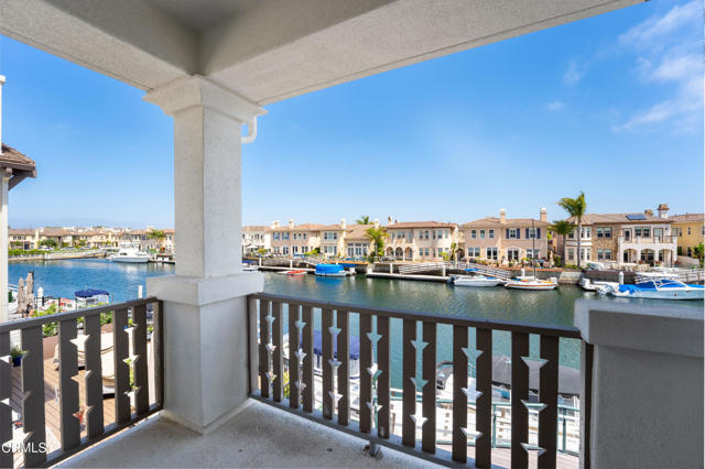1520 Viewpoint Drive, Oxnard CA: https://media.crmls.org/mediaz/e6a6bec1-d7b1-4703-a693-2cab0b57d6a1.jpg