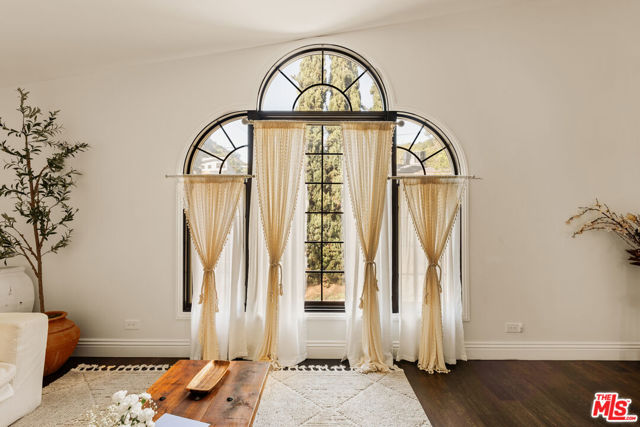 Drew Fenton | 1110 N Beverly Glen Boulevard Los Angeles CA | MLS: 7582983