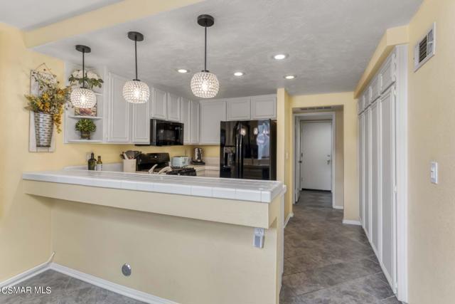 6056 Paseo Encantada, Camarillo - HsHPro