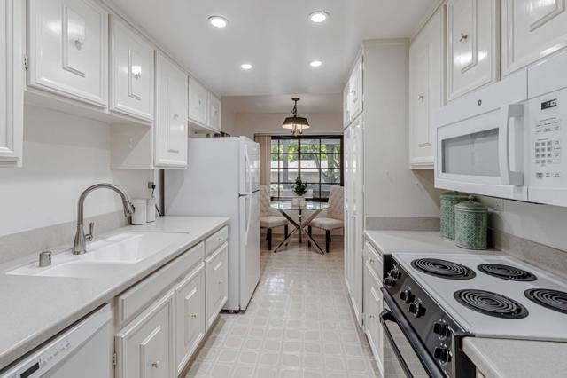 5277 Cribari Corner, San Jose CA: https://media.crmls.org/mediaz/e6a81ff1-ca64-4b54-97b6-6b42bdfecb2e.jpg