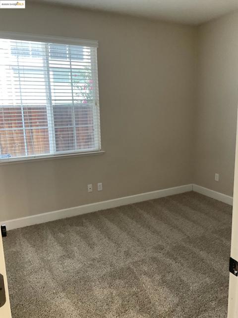 5249 Sungrove Way, Antioch CA: https://media.crmls.org/mediaz/e6a837a8-e132-46bf-b4b9-6ea2f34536dc.jpg