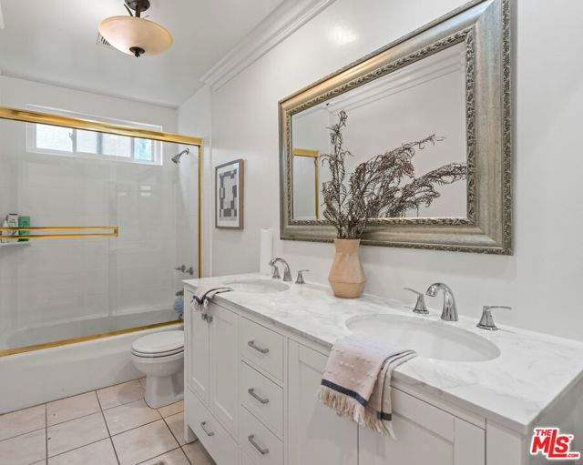 4701 Dunman Avenue, Woodland Hills CA: https://media.crmls.org/mediaz/e6a844d3-6d06-431b-bef4-159511a0ad34.jpg