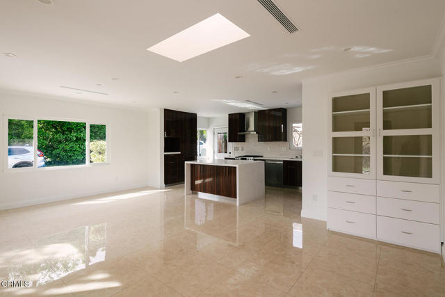 Detail Gallery Image 5 of 72 For 2506 Weston Pl, Glendale,  CA 91208 - 3 Beds | 2 Baths