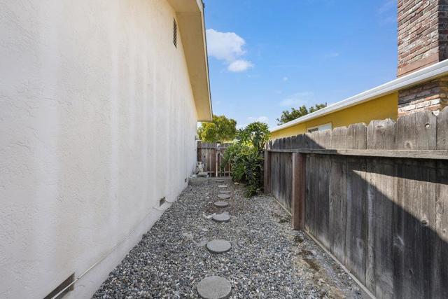 1500 Sunset Drive, Hollister CA: https://media.crmls.org/mediaz/e6a86253-0468-42ba-ae17-92dc9cd18517.jpg