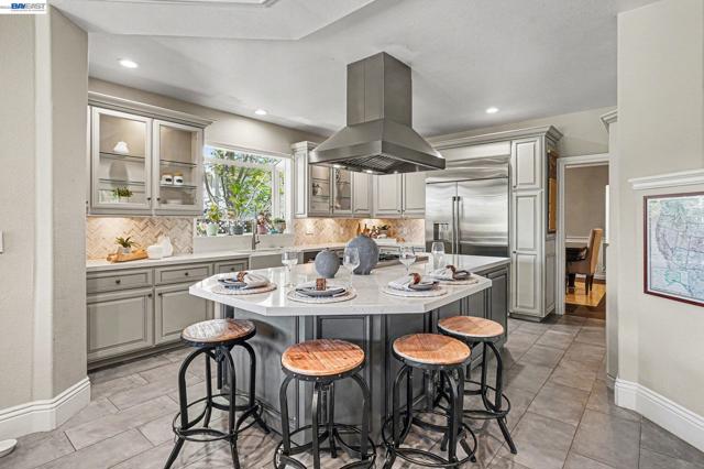 4275 QUAIL RUN PL, Danville CA: https://media.crmls.org/mediaz/e6a9a9cb-8702-4592-a18b-13f34d604539.jpg