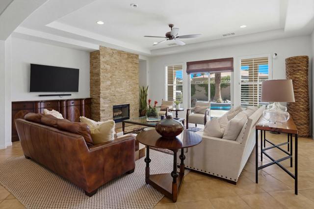 48224 Big Horn Drive, La Quinta CA: https://media.crmls.org/mediaz/e6a9f5ef-d563-4fbb-9aa8-e2da860065d2.jpg