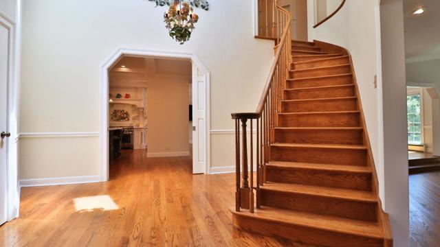 200 Iris Way, Palo Alto CA: https://media.crmls.org/mediaz/e6aa6dae-ec9e-45c3-b142-808f55293e47.jpg