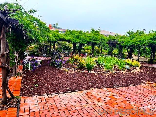16731 Callado Ct, San Diego CA: https://media.crmls.org/mediaz/e6aad792-eb9b-4a65-8aae-3d343a32afbb.jpg