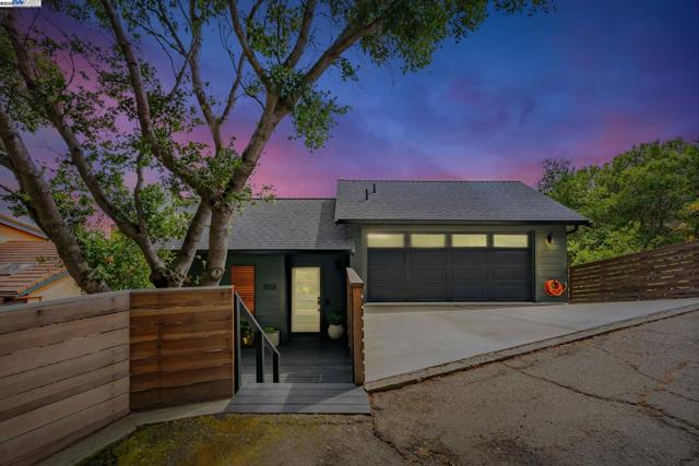 1106 Besito Ave, Berkeley CA: https://media.crmls.org/mediaz/e6aaf545-e9be-46ff-8f49-7bbb2f670a03.jpg