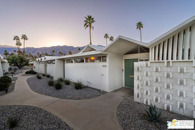 1772 S Araby Drive, Palm Springs CA: https://media.crmls.org/mediaz/e6ac18b9-3eec-4bb6-975f-5f53141dda08.jpg