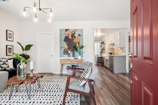 2449 26TH AVENUE, Oakland CA: https://media.crmls.org/mediaz/e6ac99d5-cf6a-4b15-9686-d5269ca275f1.jpg
