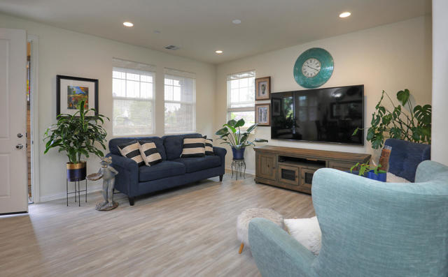 6607 Fathom Way, Goleta CA: https://media.crmls.org/mediaz/e6acbbbb-0ca8-4055-9589-5f0b00d67d0d.jpg