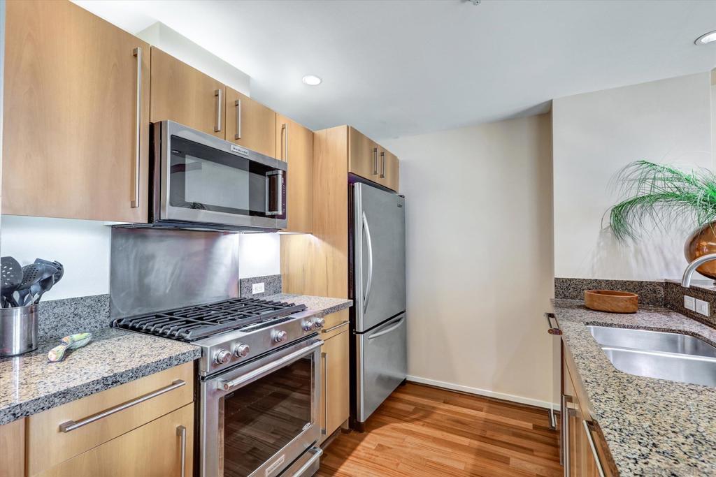 350 11th Ave - photo 12