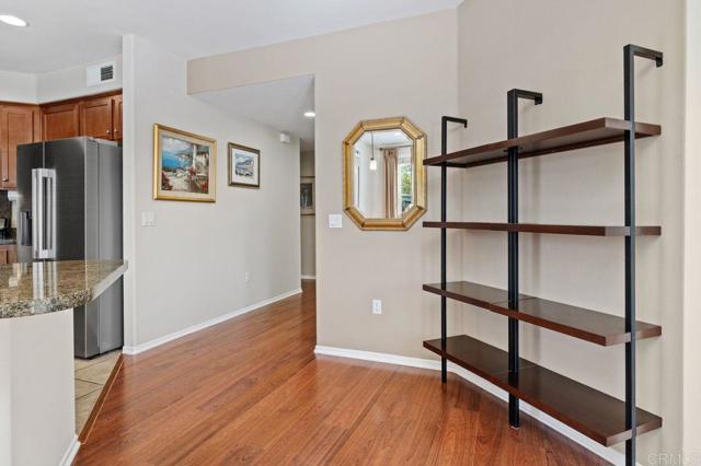 Detail Gallery Image 4 of 42 For 11130 Taloncrest Way Unit 11, San Diego,  CA 92126 - 3 Beds | 2 Baths