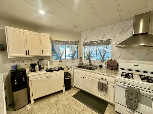69530 Dillon Road, Desert Hot Springs CA: https://media.crmls.org/mediaz/e6ad9277-2bd1-47d2-a1a7-92e635ada887.jpg