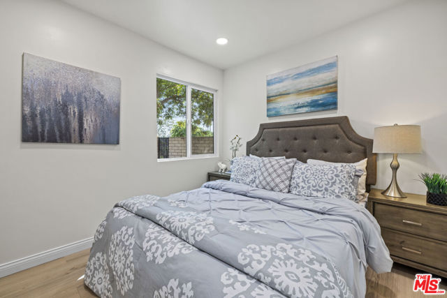 13 Pepper Court, Inglewood CA: https://media.crmls.org/mediaz/e6af8640-83eb-49f3-bc36-3359a80d69ea.jpg