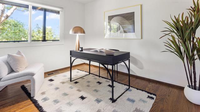 760 La Mesa Drive, Portola Valley CA: https://media.crmls.org/mediaz/e6afc962-1f17-4bb5-941e-586f69d7293a.jpg