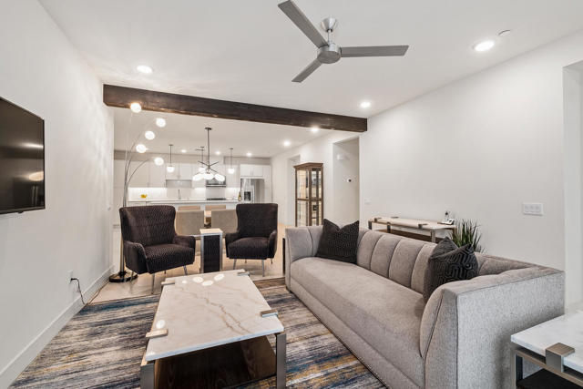 211 The, Palm Springs CA: https://media.crmls.org/mediaz/e6b0b2e0-90d6-4f41-95f5-136d4627edf9.jpg