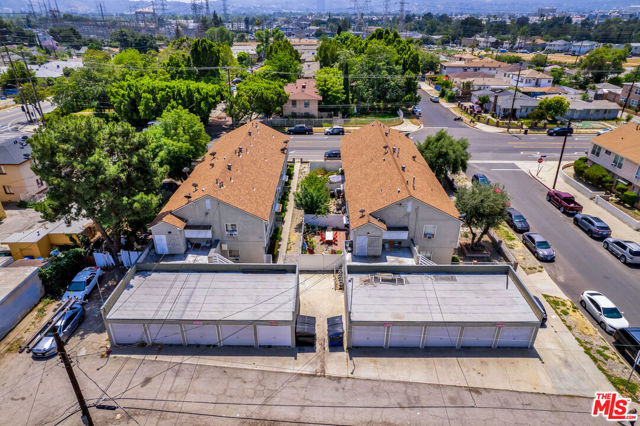 10617 OXNARD Street photo 5