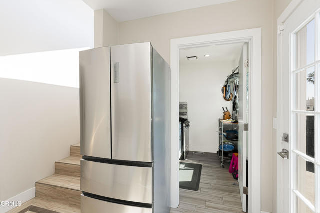 2516 Roosevelt Boulevard, Oxnard CA: https://media.crmls.org/mediaz/e6b1098e-704f-455d-8f21-f987cb1bf1c9.jpg