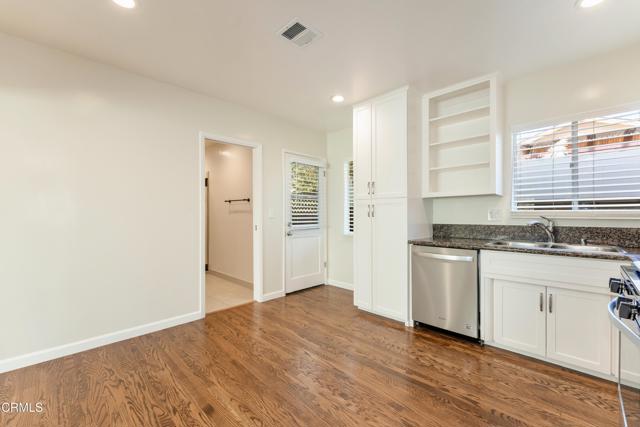 Detail Gallery Image 8 of 34 For 420 Violet Ave #C,  Monrovia,  CA 91016 - 2 Beds | 2 Baths
