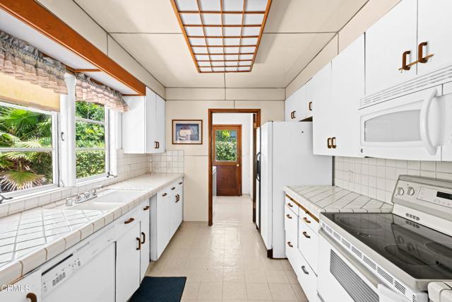 Detail Gallery Image 12 of 47 For 4369 Firmament Ave, Encino,  CA 91436 - 3 Beds | 2 Baths