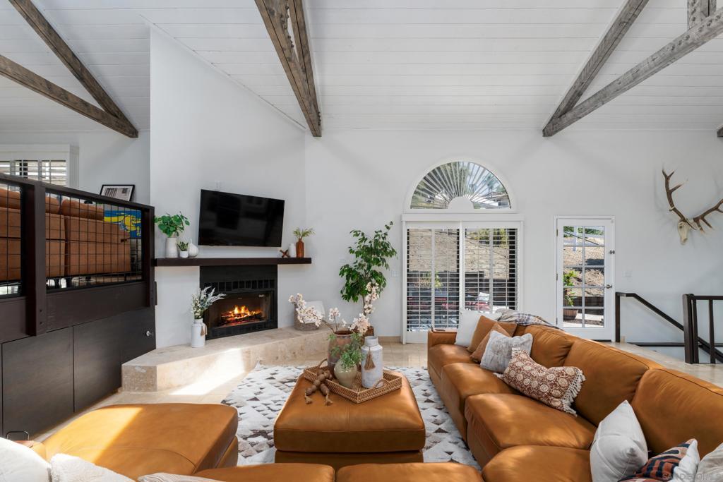 MLS #250034940SD img 2