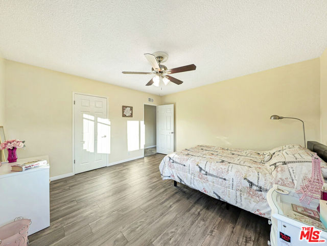 3308 Sparr Boulevard, Glendale CA: https://media.crmls.org/mediaz/e6b2207b-4ab5-4263-8989-07c2898a79a7.jpg