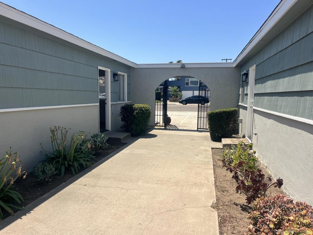 4115 Ingraham St - photo 3