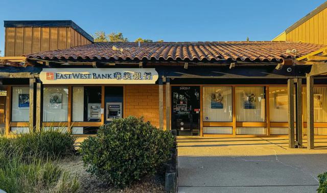 34114 Chamberlain Terrace, Fremont CA: https://media.crmls.org/mediaz/e6b2c1ec-8077-4eaa-a572-71a6405b5f10.jpg